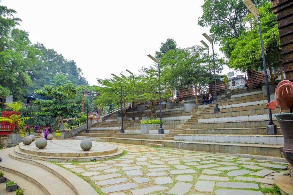 Artotel Suites Aquila Bandung Exterior foto
