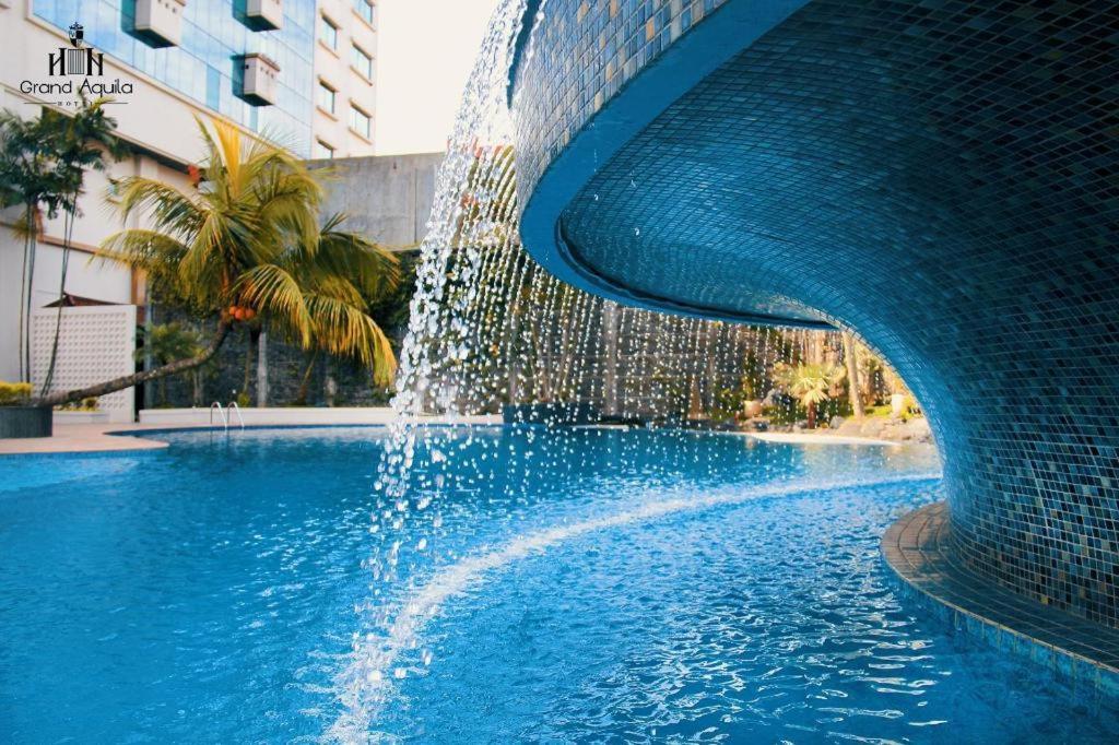 Artotel Suites Aquila Bandung Exterior foto