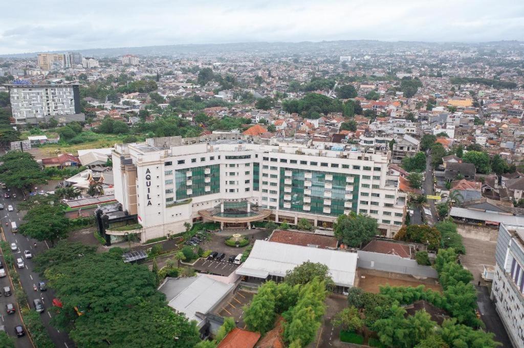 Artotel Suites Aquila Bandung Exterior foto