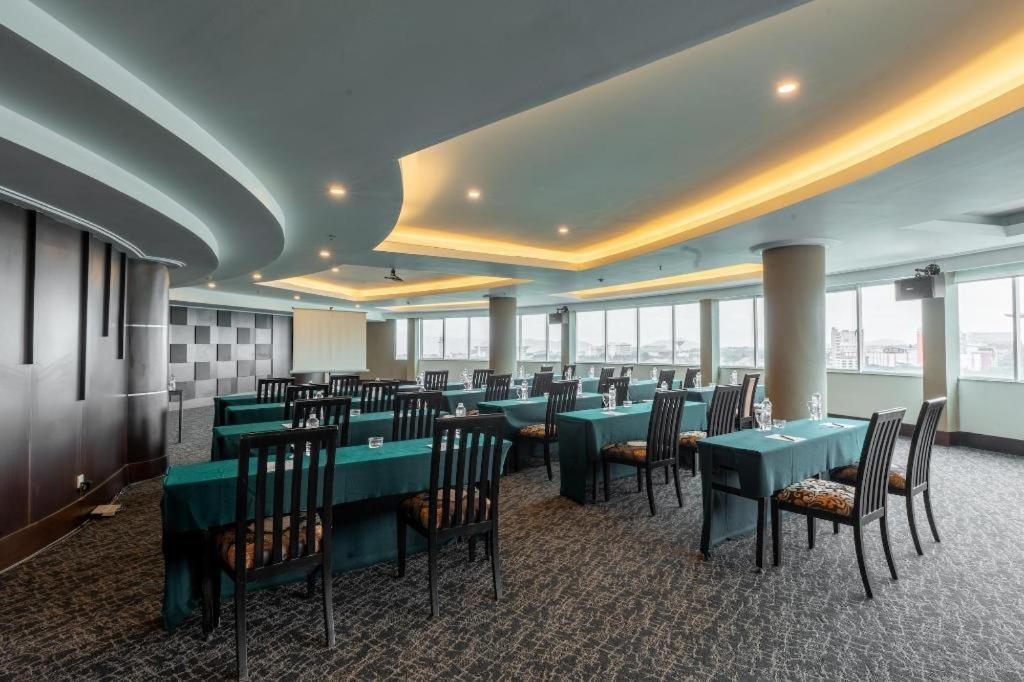 Artotel Suites Aquila Bandung Exterior foto