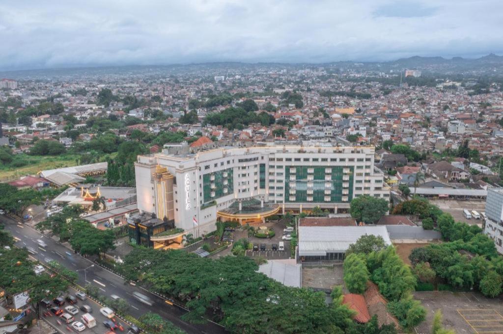 Artotel Suites Aquila Bandung Exterior foto