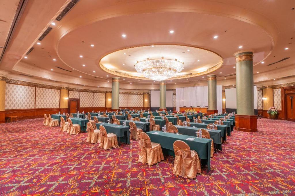 Artotel Suites Aquila Bandung Exterior foto