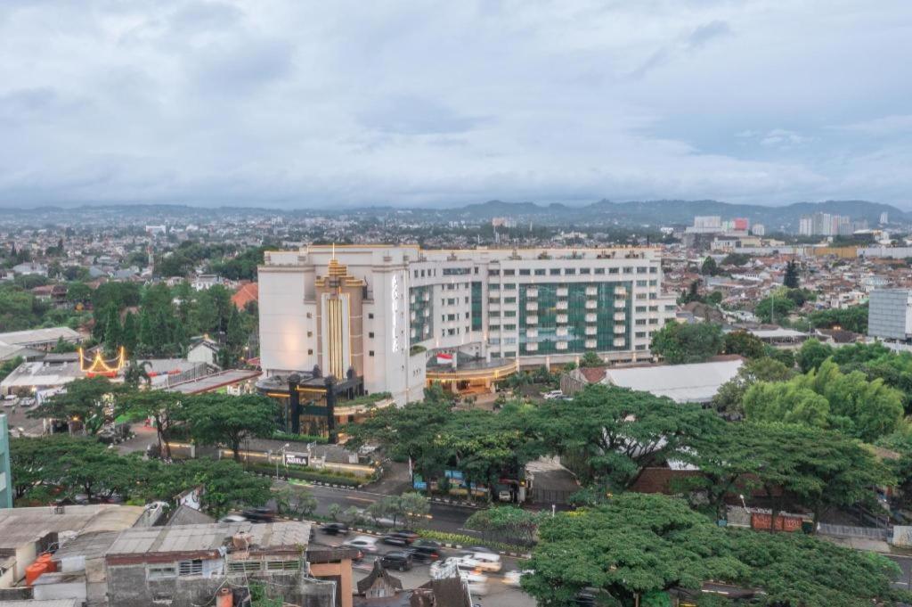 Artotel Suites Aquila Bandung Exterior foto