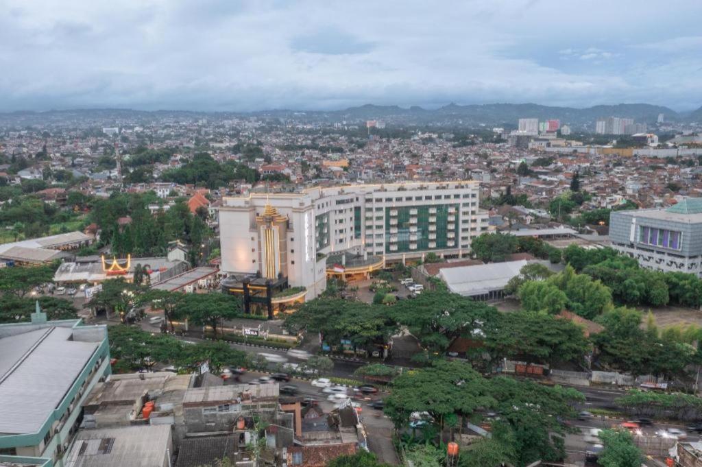 Artotel Suites Aquila Bandung Exterior foto